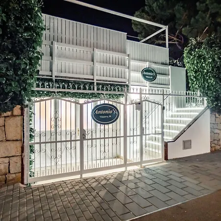 Antonio's House Hotell 3*